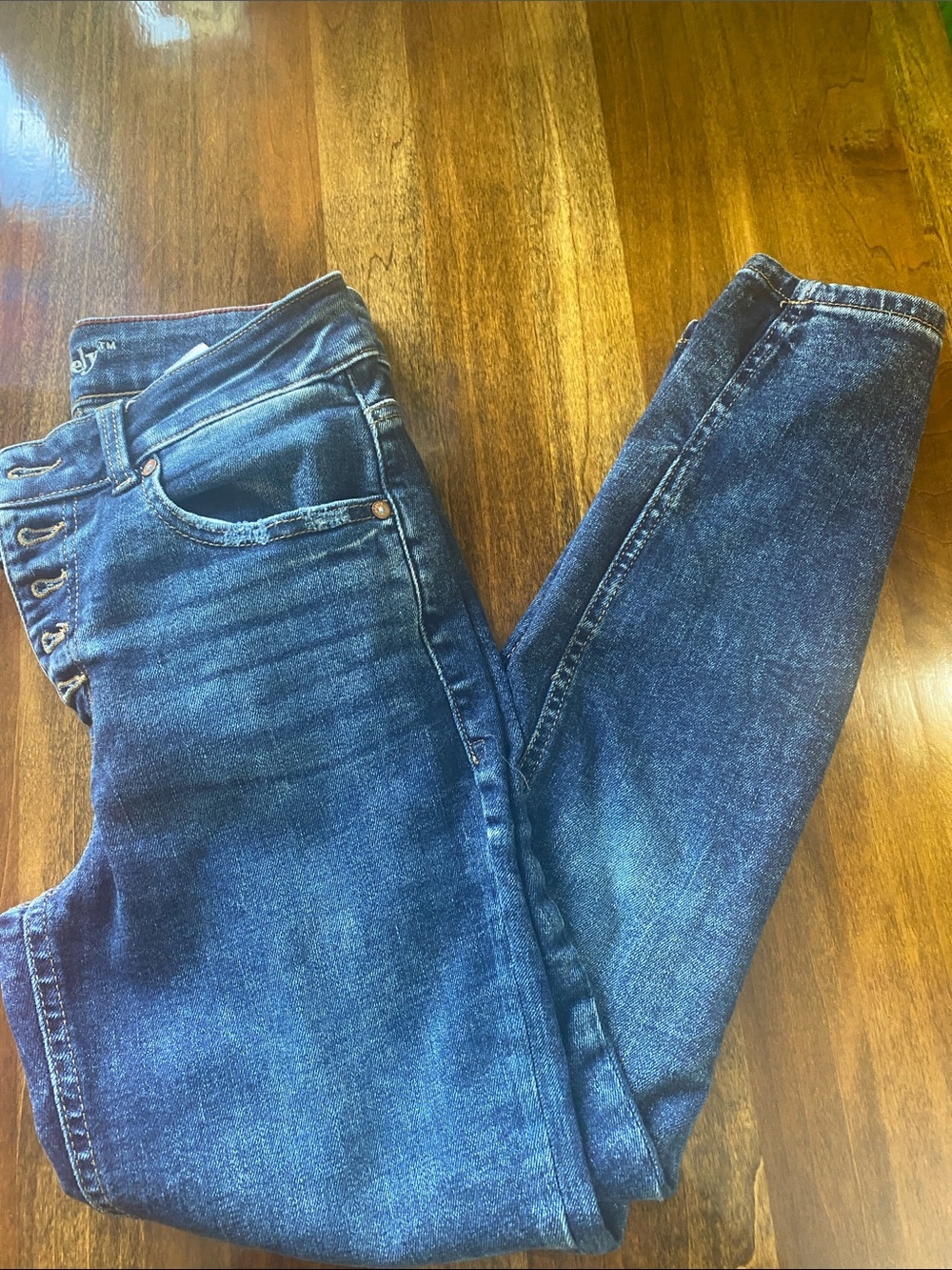 Edgely Dark Blue Women’s High-Rise Button-Fly Jeans